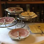 La Roseraie Restaurant Hotell Montignac-Lascaux