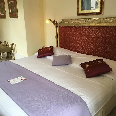 La Roseraie Restaurant Hotel 3*
